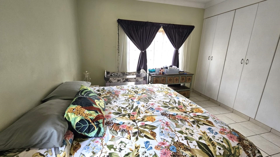 To Let 3 Bedroom Property for Rent in Meerhof North West